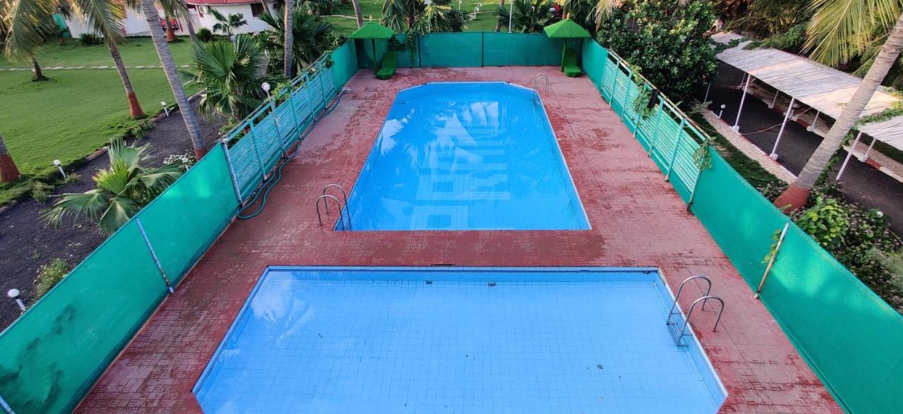 Stay Guru Resort Farm Villa Bhuj Esterno foto