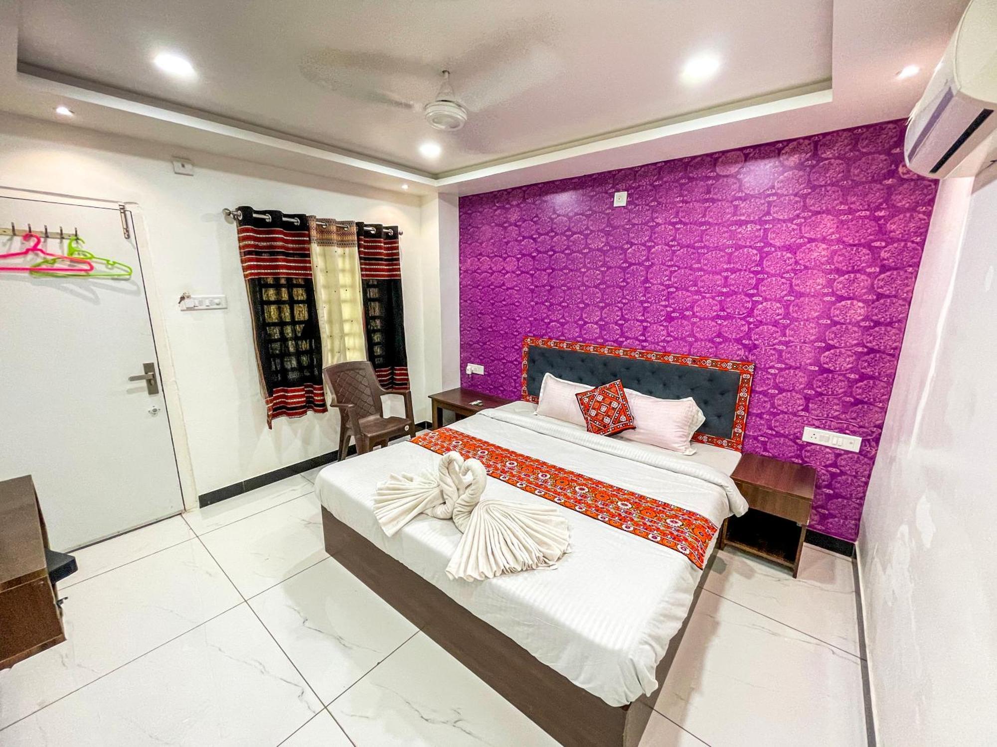 Stay Guru Resort Farm Villa Bhuj Esterno foto