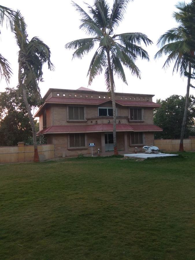 Stay Guru Resort Farm Villa Bhuj Esterno foto