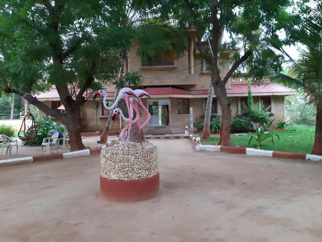 Stay Guru Resort Farm Villa Bhuj Esterno foto
