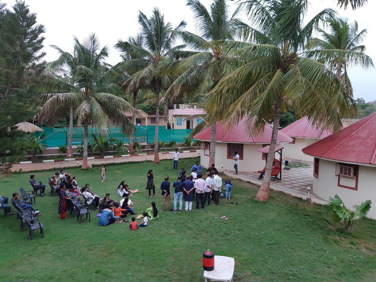 Stay Guru Resort Farm Villa Bhuj Esterno foto